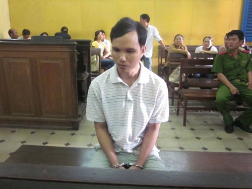 Tử hình kẻ giết vợ, cắt ngực rồi vứt xác xuống sông phi tang Tử hình kẻ giết vợ, cắt ngực rồi vứt xác xuống sông phi tang