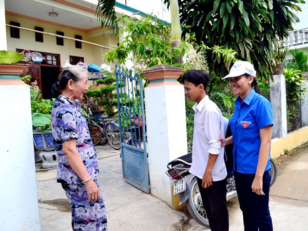 Vợ chồng già 10 năm cho thí sinh ở miễn phí Cụ Dư vui vẻ đón tiếp thí sinh về ở nhà mình Ảnh: Việt Hương