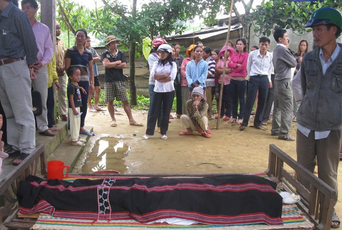 Ba học sinh Cơ Tu tử nạn vì đuối nước Ba học sinh Cơ Tu tử nạn vì đuối nước