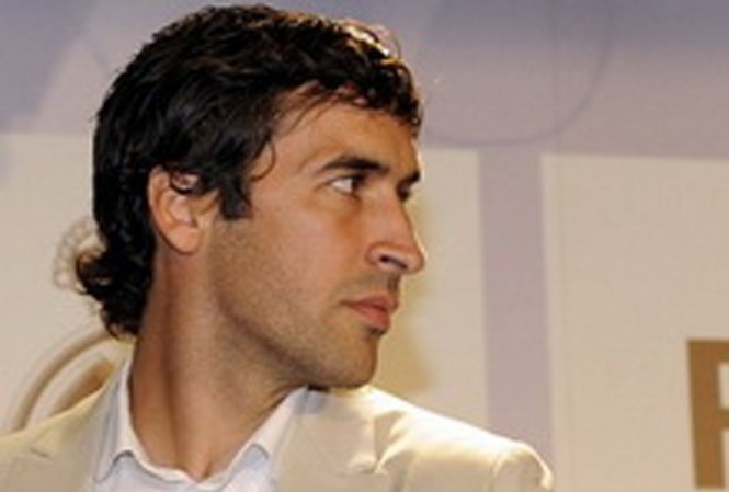 Raul đã là người của Schalke? Raul sắp cập bến Schalke. Ảnh Getty