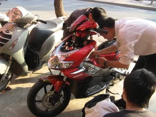 Giải cứu bé gái 8 tuổi bị bắt làm con tin Giải cứu bé gái 8 tuổi bị bắt làm con tin