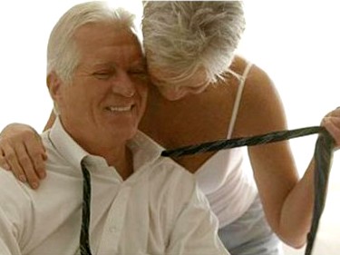 Làm 'chuyện ấy': Tuổi nào thì nghỉ? Làm 'chuyện ấy': Tuổi nào thì nghỉ?