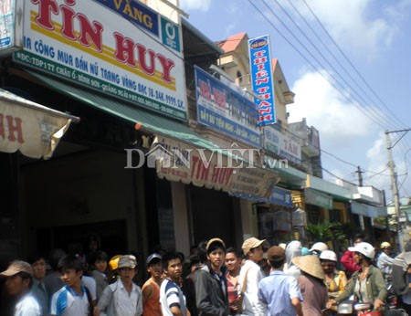 Thôi miên cướp tiệm vàng giữa ban ngày Thôi miên cướp tiệm vàng giữa ban ngày