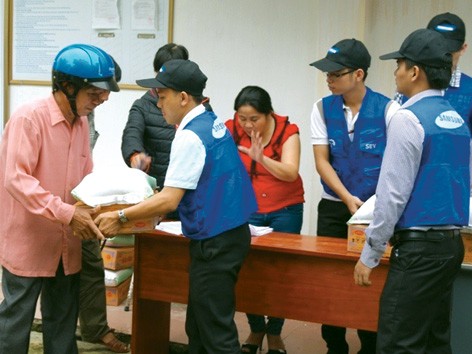 Những tấm lòng vàng sau cơn bão Những tấm lòng vàng sau cơn bão