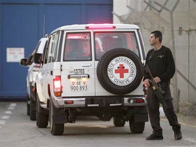 Israel - Palestine bắt đầu trao trả tù binh Israel - Palestine bắt đầu trao trả tù binh