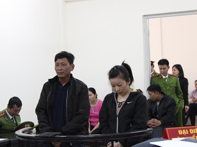 Trả thù quái đản vì 'mất cả tình lẫn tiền' Trả thù quái đản vì 'mất cả tình lẫn tiền'