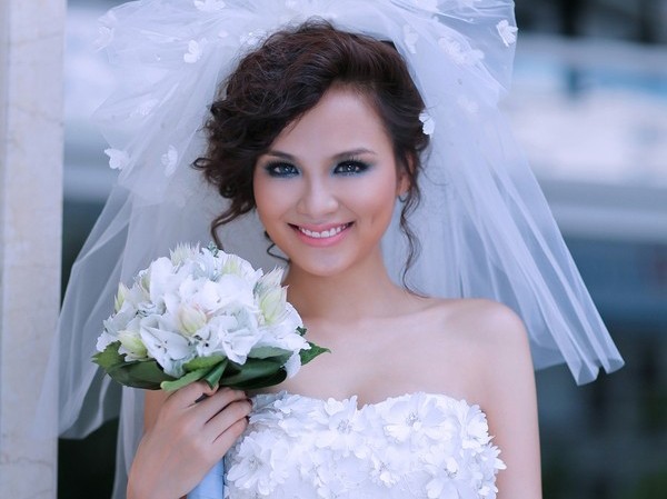 Hoa hậu Diễm Hương làm cô dâu lộng lẫy Hoa hậu Diễm Hương làm cô dâu lộng lẫy