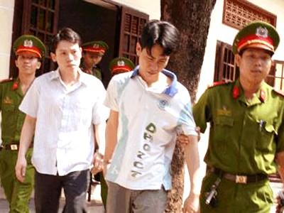Sinh viên giết người từ mâu thuẫn chơi game Sinh viên giết người từ mâu thuẫn chơi game