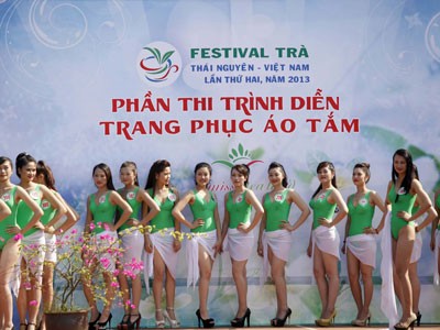 Người đẹp xứ Trà tự tin thi áo tắm Người đẹp xứ Trà tự tin thi áo tắm