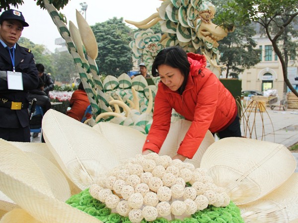 Hà Nội - Điểm hẹn... vỉa hè và hoa Hà Nội - Điểm hẹn... vỉa hè và hoa