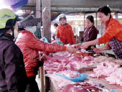 Thương lái thực phẩm 'ăn dày' Thương lái thực phẩm 'ăn dày'