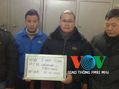 Triệt phá ổ bạc 'khủng' trong chợ xe máy Triệt phá ổ bạc 'khủng' trong chợ xe máy