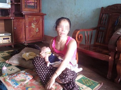 Trai làng hãm hiếp cô gái vừa sinh con Trai làng hãm hiếp cô gái vừa sinh con