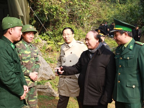 Rào dây thép gai tại điểm nóng Rào dây thép gai tại điểm nóng