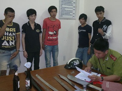 Nổ súng truy bắt hai băng nhóm hỗn chiến Nổ súng truy bắt hai băng nhóm hỗn chiến