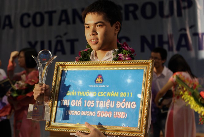 Sinh viên xuất sắc nhất ĐH Xây dựng nhận giải thưởng 5000 USD Sinh viên Lê Thái Hòa nhận giải thưởng giải thưởng CSC năm 2011