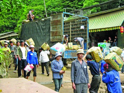 Cho thuê lại lao động: Lo bị bóc lột Cho thuê lại lao động: Lo bị bóc lột