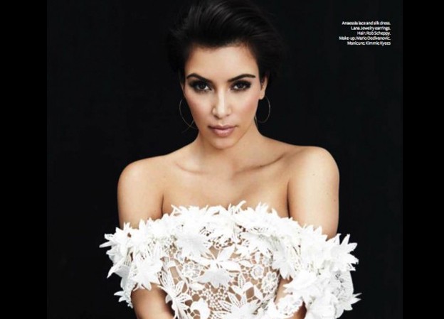 Kim Kardashian quyến rũ với váy hở vai Kim Kardashian quyến rũ với váy hở vai