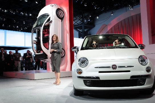 Fiat 500C phiên bản 2012 ra mắt với mức giá 19,500 USD Fiat 500C phiên bản 2012 ra mắt với mức giá 19,500 USD