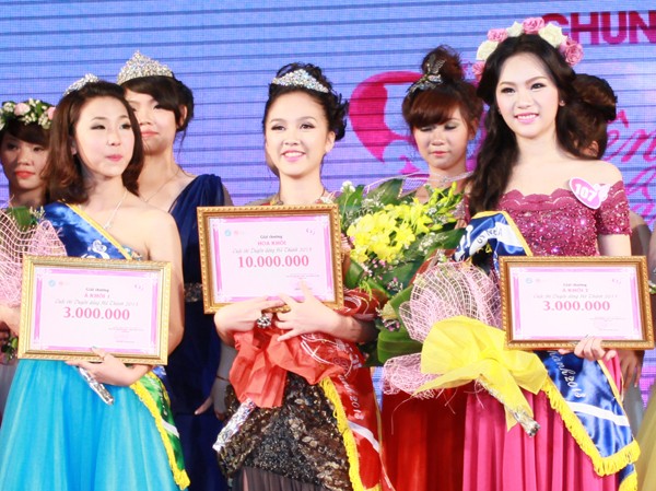 Nữ sinh duyên dáng nhất Hà thành Nữ sinh duyên dáng nhất Hà thành