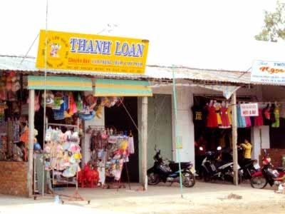 Cha quẫn chí đổ thuốc sâu vào miệng con bại liệt Cha quẫn chí đổ thuốc sâu vào miệng con bại liệt
