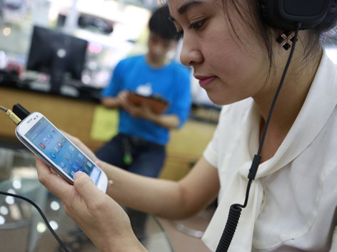 Nhà mạng ép khách dùng dịch vụ, thu tiền tỷ Nhà mạng ép khách dùng dịch vụ, thu tiền tỷ