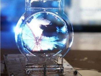 Màn hình 3D làm từ 'bong bóng xà phòng' Màn hình 3D làm từ 'bong bóng xà phòng'