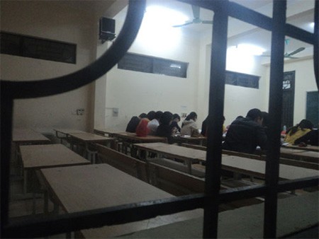 Thâm nhập dịch vụ học thuê: Sinh viên đi học... thạc sĩ Thâm nhập dịch vụ học thuê: Sinh viên đi học... thạc sĩ