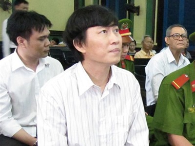 Nhà báo Hoàng Khương bị phạt bốn năm tù Nhà báo Hoàng Khương bị phạt bốn năm tù
