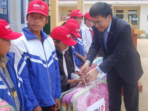 Tiếp sức sự học ở vùng cao Mù Cang Chải Tiếp sức sự học ở vùng cao Mù Cang Chải