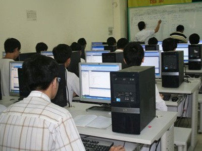 Cử nhân giấu bằng đi học... nghề Cử nhân giấu bằng đi học... nghề
