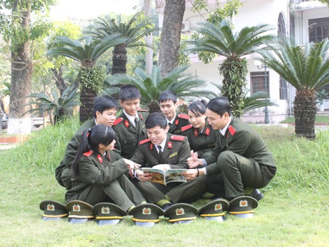 Chàng trai nghèo lo sa mạc hóa Chàng trai nghèo lo sa mạc hóa