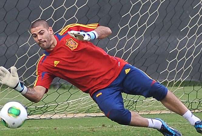 Valdes từ chối Barcelona, hé lộ tới nước Anh Valdes từ chối Barcelona, hé lộ tới nước Anh