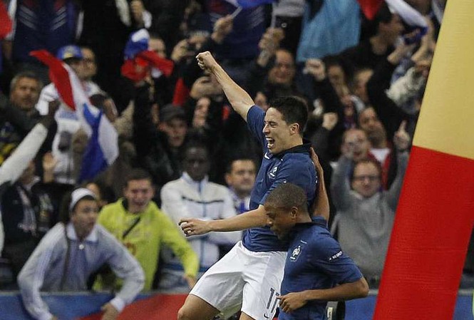‘Gà trống’ vật vã giành vé dự Euro 2012 ‘Gà trống’ vật vã giành vé dự Euro 2012