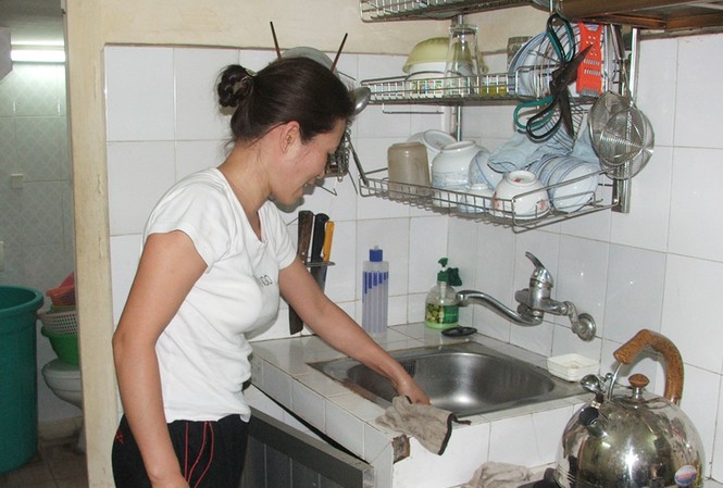 Nhiều ngày không nước sạch Gia đình chị Phạm Thanh Hằng (số nhà 24, ngõ 277 Phúc Tân) nhiều ngày nay không có nước sinh hoạt. Ảnh: Minh Tuấn