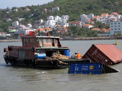 2 tàu đâm nhau trên biển Vũng Tàu, 7 người mất tích 2 tàu đâm nhau trên biển Vũng Tàu, 7 người mất tích