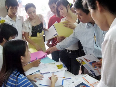 Giúp thay đổi cuộc sống hàng triệu thanh niên Giúp thay đổi cuộc sống hàng triệu thanh niên