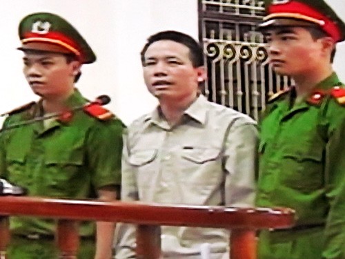 Ông Đoàn Văn Vươn bị tuyên án 5 năm tù Bị cáo Đoàn Văn Vươn
