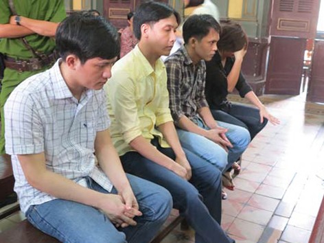 Giang hồ cộm cán, 'chết vũng trâu đầm' Giang hồ cộm cán, 'chết vũng trâu đầm'