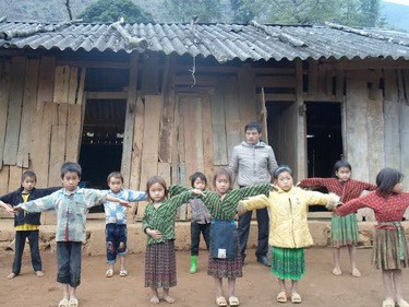Cận cảnh lớp ghép ở vùng dân tộc Cận cảnh lớp ghép ở vùng dân tộc