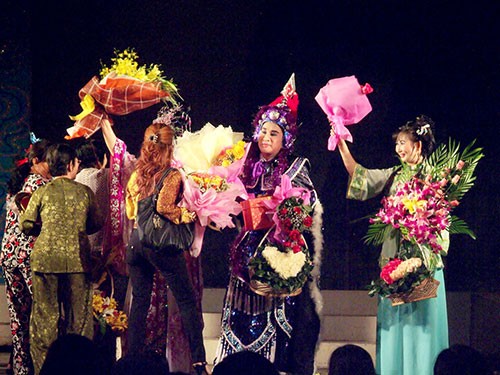 Chuyện tình fan- thần tượng: Đổi trắng thay đen! Chuyện tình fan- thần tượng: Đổi trắng thay đen!