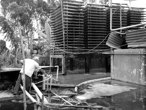 Nông dân 'vắt óc' cải tiến công nghệ sản xuất nước đá để tiết kiệm điện Nông dân 'vắt óc' cải tiến công nghệ sản xuất nước đá để tiết kiệm điện