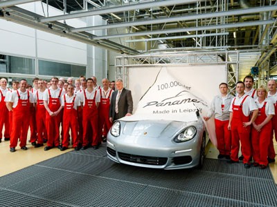 Porsche Panamera thứ 100.000 xuất xưởng Porsche Panamera thứ 100.000 xuất xưởng