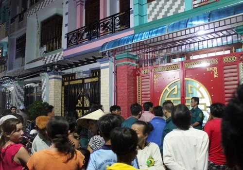 Cụ ông bị đâm chết bí ẩn trong căn nhà khóa trái Cụ ông bị đâm chết bí ẩn trong căn nhà khóa trái