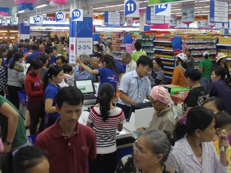 Hàng Tết dồi dào vẫn lo biến động giá Hàng Tết dồi dào vẫn lo biến động giá