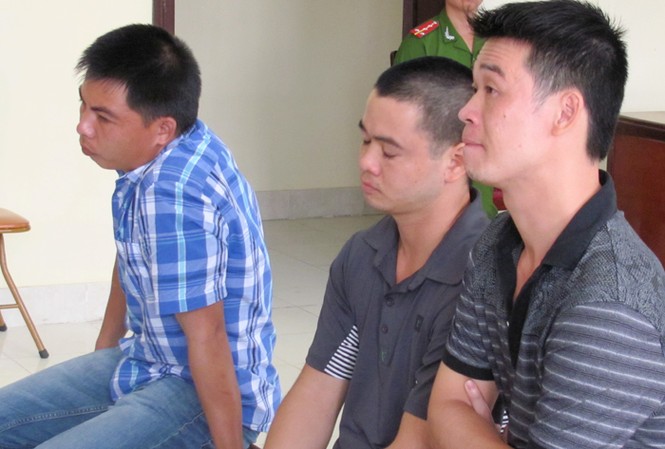 Toà phúc thẩm huỷ án công an trấn tiền gái mại dâm Ba cựu công an luôn kêu oan và cho rằng mình bị đồng nghiệp gài bẫy, ép cung