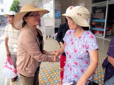 Gặp những người vừa tẩy độc dioxin trở về Gặp những người vừa tẩy độc dioxin trở về