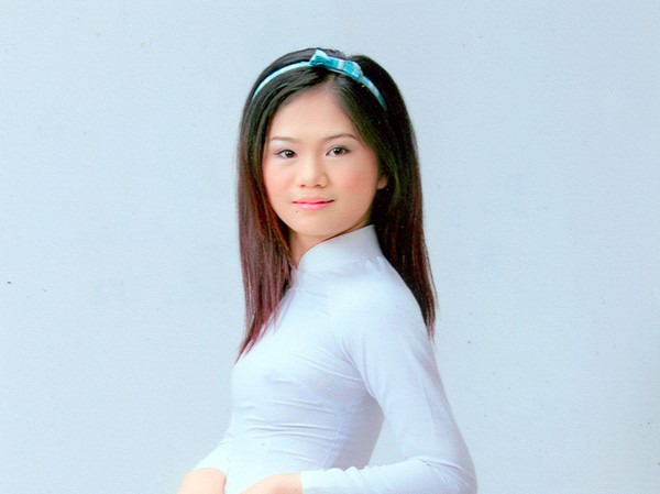Sông Thương nuôi tóc em mềm Sông Thương nuôi tóc em mềm