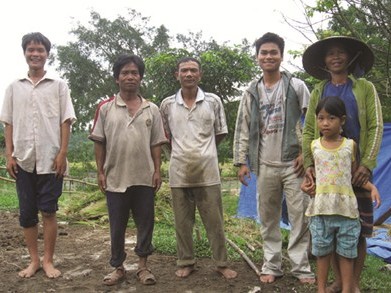Anh em ruột lấy chung vợ, sinh 11 con Anh em ruột lấy chung vợ, sinh 11 con