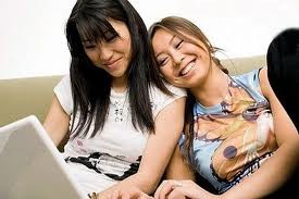 Giới trẻ Singapore sử dụng mạng xã hội để cầu hôn Giới trẻ Singapore sử dụng mạng xã hội để cầu hôn
